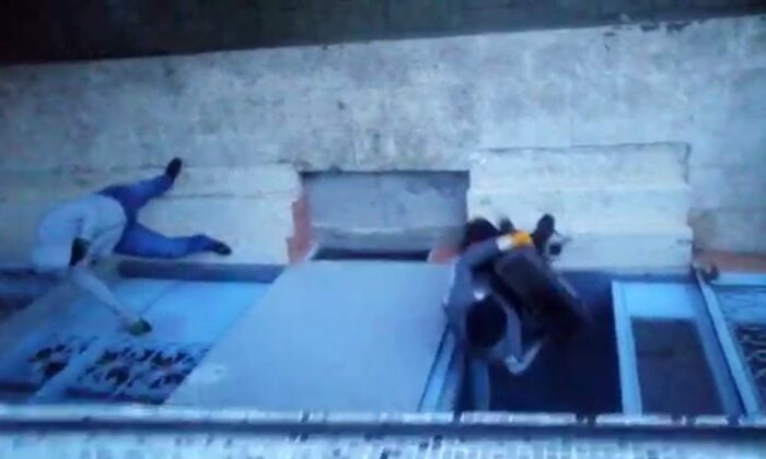 (Özel) Avcılar’da sabah saatlerinde şoke eden hırsızlık anları