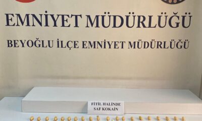 (ÖZEL) Bağırsağında getirdiği uyuşturucuyu satarken polise yakalandı