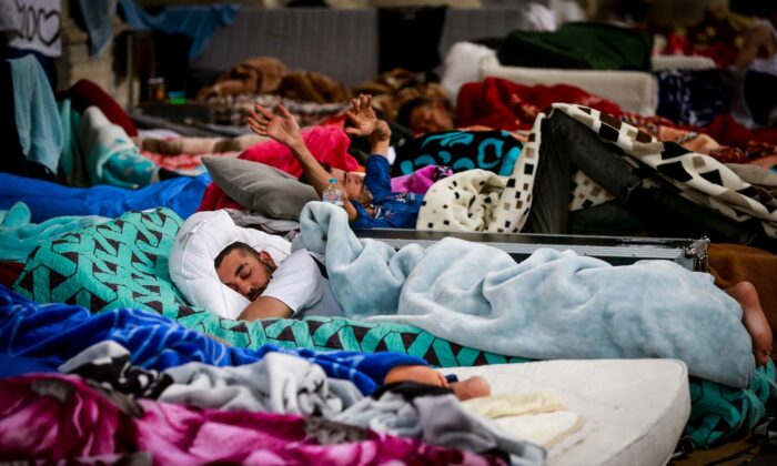 (Özel) Brüksel’de kaçak göçmenlerin kilisedeki açlık grevi 29. gününü geride bıraktı