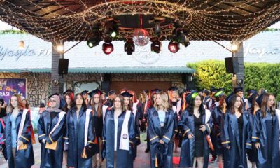 Özel Buca Radikal Anadolu Lisesinde mezuniyet heyecanı