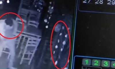 (Özel) Cam kapıya çarpan vatandaşın o ânları güvenlik kamerasına yansıdı