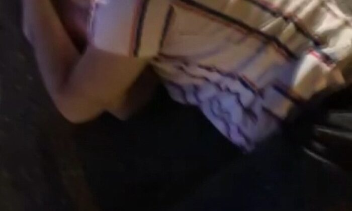 (Özel)- Çekmeköy’de korku dolu anlar: Yol verme kavgasında tekmeler havada uçuştu