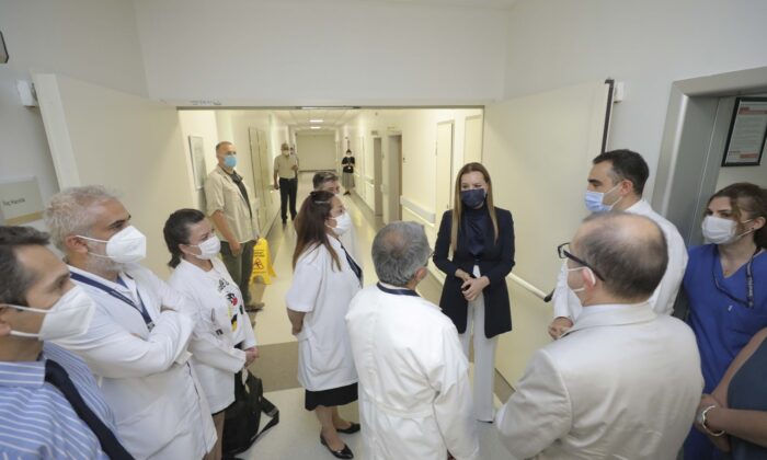 Özel çocuk Ahmet DEÜ’de şifa oldu