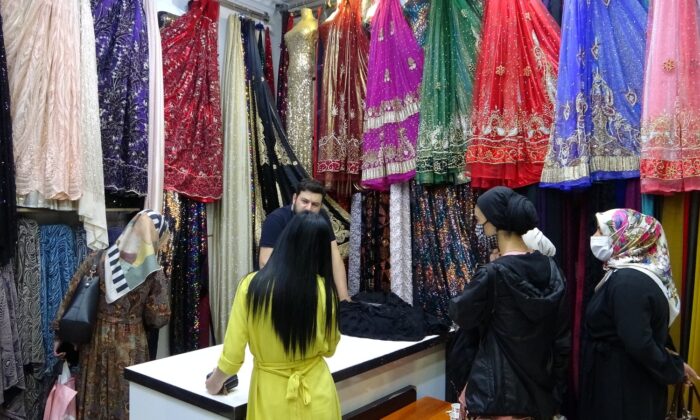 (Özel) Düğünlerin başlaması yöresel kıyafetlere ilgiyi arttırdı