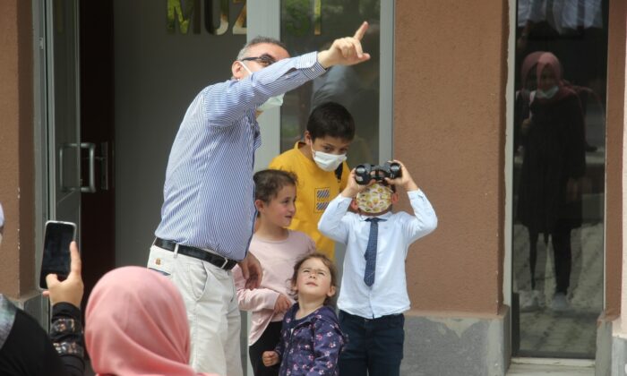 Özel eğitimli öğrenciler Meteoroloji Bölge Müdürlüğünde havayı keşfetti