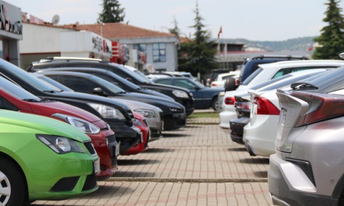 (ÖZEL) Fiyatlar düştü, havalar da ısınınca ikinci el hareketlendi