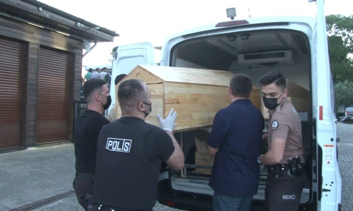 (ÖZEL) Kasımpaşa sahilinde erkek cesedi bulundu