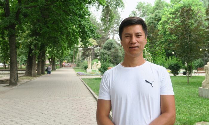 (Özel) Kırgız sanatçının ’Büyük Türkiye’ şarkısı büyük ilgi görüyor