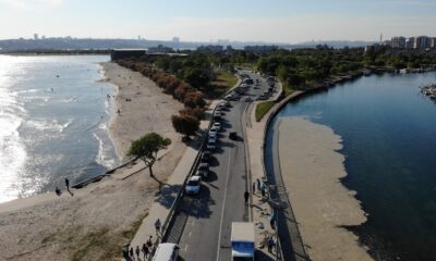 (Özel) Küçükçekmece’de bir yandan müsilaj temizliği bir yandan deniz keyfi