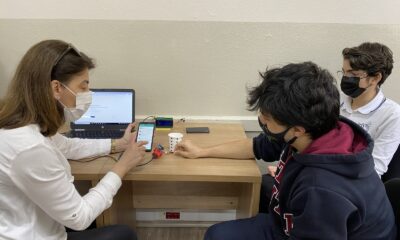 (ÖZEL) Liseliler ’Online Ateş Ölçer’ cihazı üretti