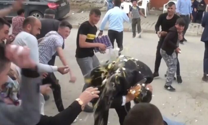 (ÖZEL) Pandemi bile bu düğün geleneğini unutturmadı