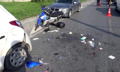 (Özel) Park halindeki otomobile çarpan kurye yaralandı