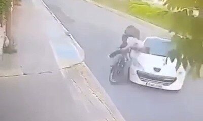 (Özel) Pendik’te ilginç kaza: Motosiklet sürücüsü metrelerce havaya uçtu