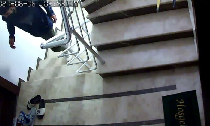 (Özel) Tornavidayla girdiği binada ayakkabıları çaldı