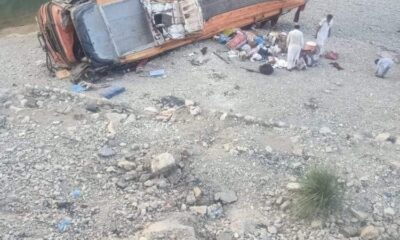 Pakistan’da otobüs kazasında ölü sayısı 20’ye yükseldi