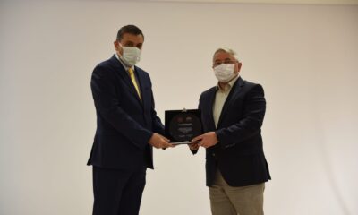 Pandemi sürecinde katkı sağlayanlara teşekkür plaketi