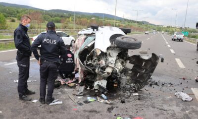 Park halindeki kamyona çarpan hafif ticari araçtaki ölü sayısı 2’ye çıktı