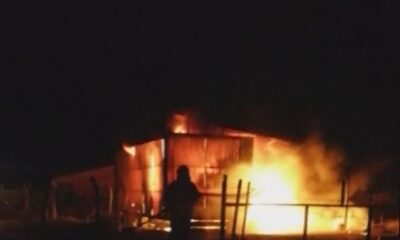 Patlama ile alevler içerisinde kaldı