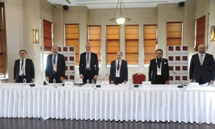 Perakende sektörü temsilcileri aşılanmanın yaygınlaşmasıyla normale dönmeyi istiyor