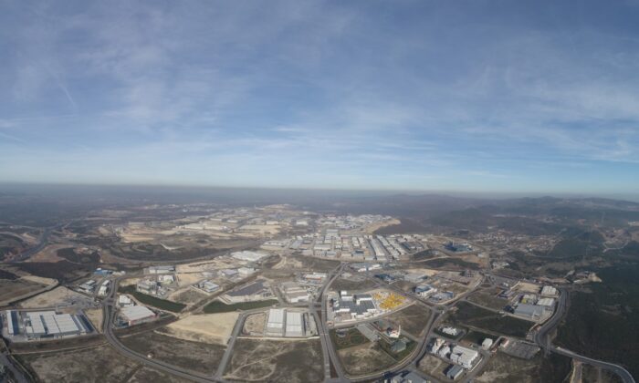 Petro-kimya devi yatırım için ön anlaşmayı imzaladı