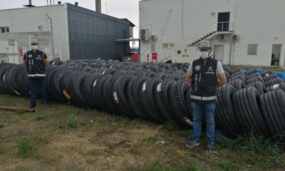 Piyasa değeri yaklaşık 400 bin lira olan 127 adet kaçak tır lastiği ele geçirildi