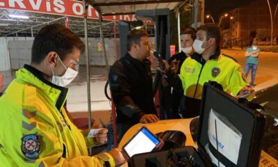 Polis ekipleri alkollü sürücüye dakikalarca dil döktü