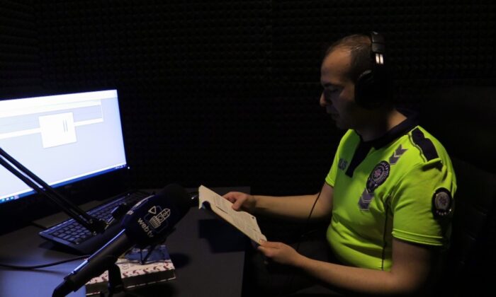 Polis memurlarından ’Karanlığa umut ol’ kampanyasına destek