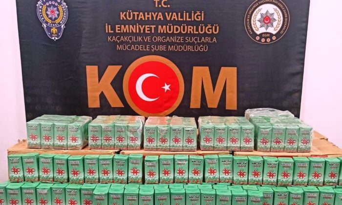 Polisin durdurduğu araçtan 212,5 kilo kaçak çay çıktı