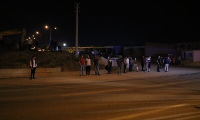 Polisin kaza yerinde seyirci vatandaşla zorlu imtihanı