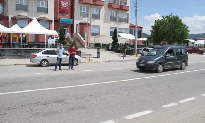 Polisten sivil kıyafetli trafik denetimi
