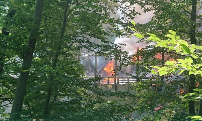 Polonya’da otobandaki kazada 2 tank küle döndü