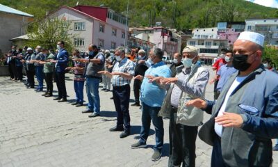 Posof’ta yağmur duası edildi kurban kesildi