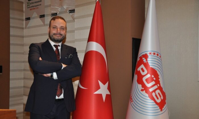 PÜİS İzmir’de, Mert Aslan bayrağı devraldı