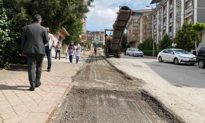 Pursaklar’ın yolları yenileniyor