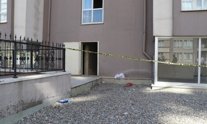 Rastgele girdiği apartmanın 8. katından atladı