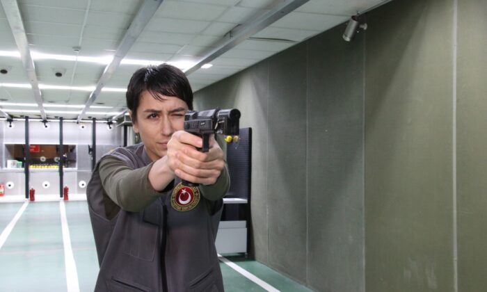 Rekor uyuşturucu yakalamalarına imza atan gümrük muhafaza memurları böyle eğitiliyor