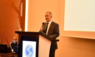 Rektör Savaşan 41 üniversiteden gelen öğrenciler ile bir araya geldi