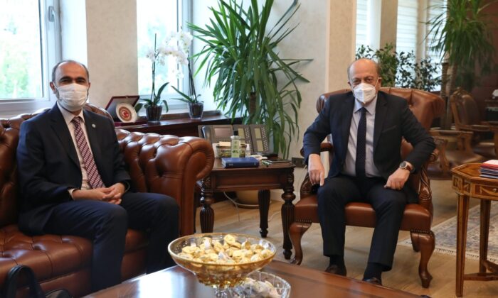 Rektör Türkmen, Çalışma ve Sosyal Güvenlik Bakanını ziyaret etti