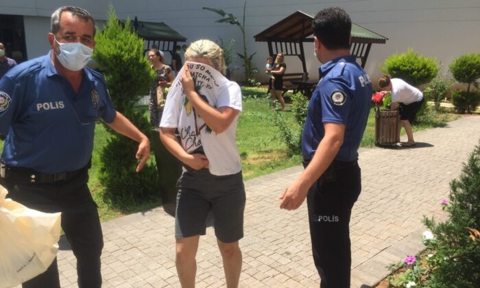 Rezidansta eşi tarafından bıçaklanan koca öldü