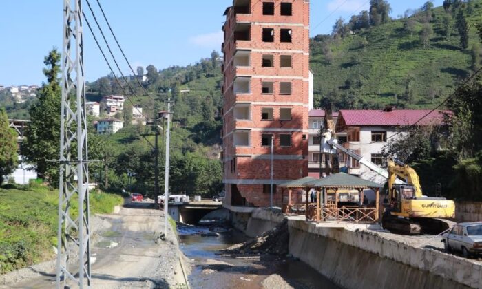 Rize’de 2018 yılında meydana gelen selde dere yatağındaki 7 katlı bina ile sembolleşmişti