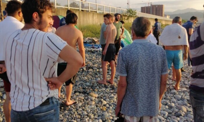 Rize’de denize giren 17 yaşındaki genç boğuldu