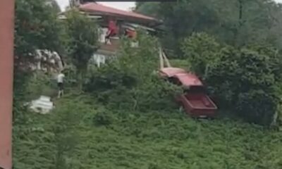 Rize’de el freni boşalan araç çay bahçesine uçtu