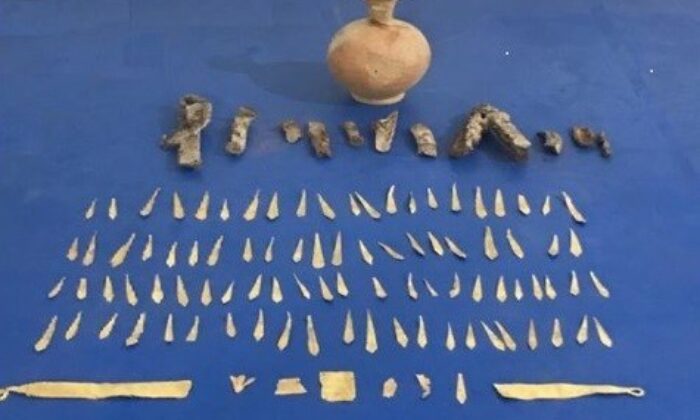 Romalılardan kalma altın tacı satamadan yakalandılar