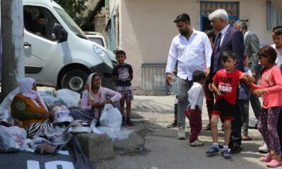 Roman mahallelerini tek tek gezip oy istiyor