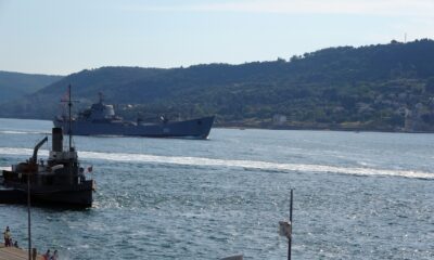 Rus savaş gemisi ’Saratov’ Çanakkale Boğazı’ndan geçti