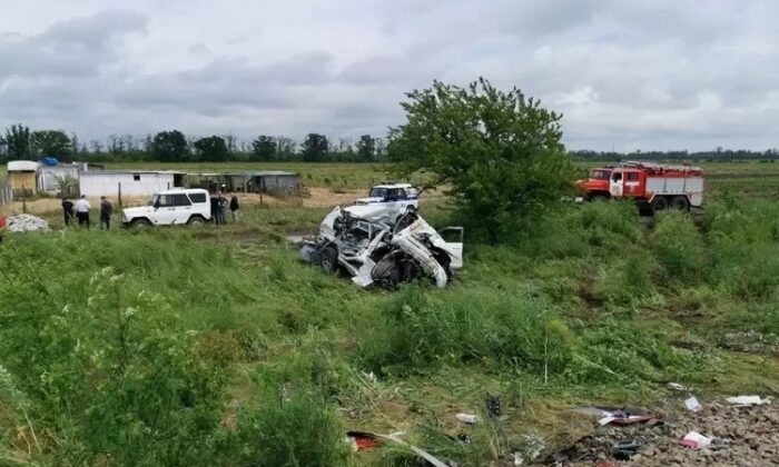 Rusya’da kırmızı ışığa aldırmayan cipi tren biçti: 2 ölü