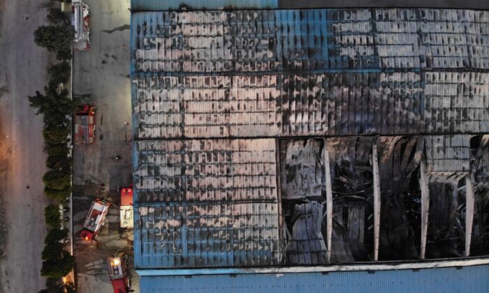 Sabah küle dönen fabrikada akşam yine yangın çıktı