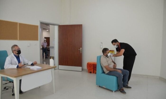 Sağlık Bakanı Koca: “Düğünden önce, aşı salgına karşı üstünlük kazanmalı”