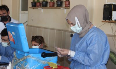 Sağlık çalışanları korona aşısını en ücra köylere kadar ulaştırıyor