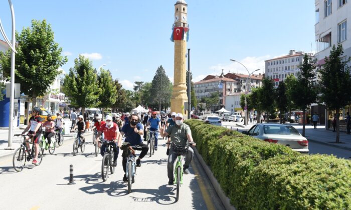 Sağlıklı yaşam için pedal çevirdiler
